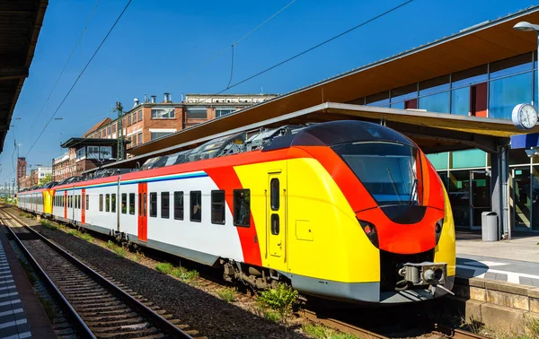 Pociąg Regionalny Ruesselsheim Main Hesja Niemcy Obrazek Stockowy