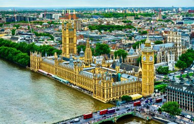 Westminster Sarayı, Westminster Köprüsü, Big Ben ve Thames Nehri 'nin Londra' daki hava manzarası.