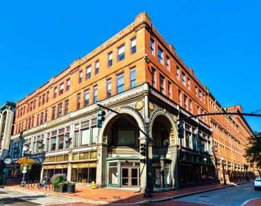 Shepard Mağazaları, Rhode Island Üniversitesi 'ne ev sahipliği yapan tarihi bir bina. Providence, Birleşik Devletler