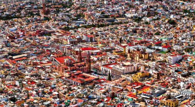 Zacatecas 'ın Meksika' daki Bufa Hill katedralinden havadan görünüşü