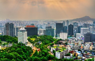 Güney Kore 'deki Namsan Dağı Parkı' ndan Seul City Skyline.