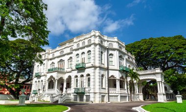 Beyaz Saray, Başbakanlık ve İspanya Limanı, Trinidad ve Tobago 'daki Queens Park Savannah' daki Görkemli Yedi Konak 'tan biri.
