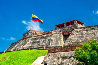 Kolombiya bayrağı Cartagena de Indias, Kolombiya 'daki Castillo San Felipe de Barajas Kalesinde