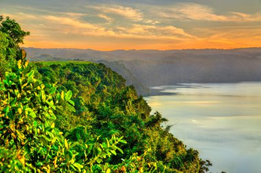Nikaragua 'da gün batımında Masaya Gölü manzarası