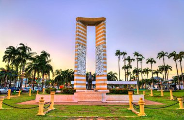 Fransız Guyanası, Cayenne 'deki Palmistes Meydanı' ndaki Felix Eboue Heykeli