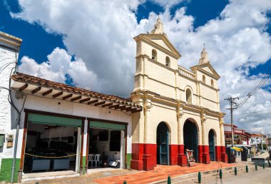 Medellin yakınlarındaki San Francisco Kilisesi - Antioquia, Kolombiya