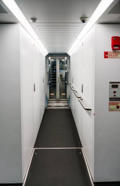 San Francisco 'daki banliyö treninin iniş pisti San Jose Bay Area, Kaliforniya, ABD