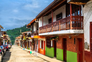 Tarihi Jardin, Antioquia, Kolombiya 'da canlı koloni mimarisi