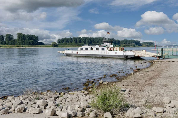 Ferry Rhine River Leverkusen Hitdorf Γερμανία — Φωτογραφία Αρχείου
