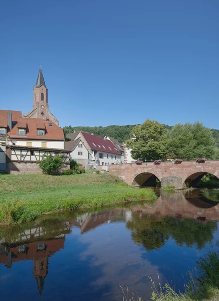 シュンドラ川のGraefendorf 下フランケン地方 バイエルン州 ドイツ — ストック写真
