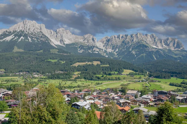 Vista Ellmau Kaisergebirge Montanhas Tirol Áustria Imagem De Stock