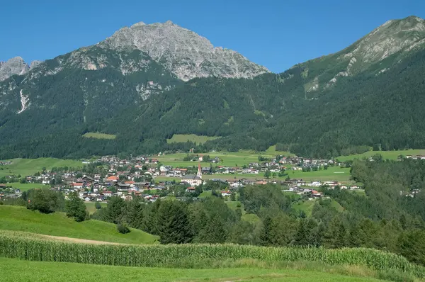 Vista Para Village Telfes Stubai Stubaital Tirol Áustria Fotografias De Stock Royalty-Free