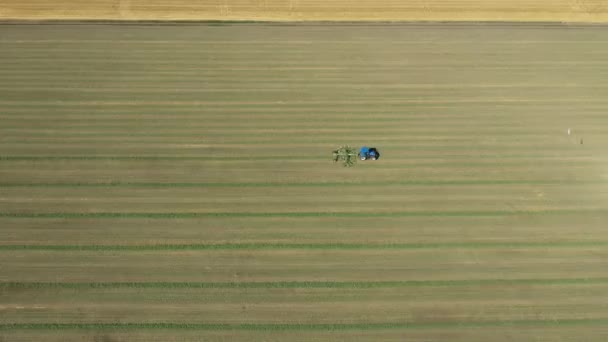 Dessus Vue Tracteur Comme Remorquage Remorqué Machines Agricoles Doigt Roue — Video