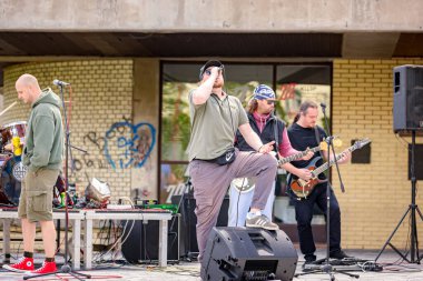 Zrenjanin, Voyvodina, Sırbistan - 25 Mayıs 2025: Punk rock grubu 