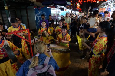 Kuala Lumpur Malaysia November 29 2024 Traditional Lion Dance Performance on Petaling Street, Kuala Lumpur, Malaysia clipart