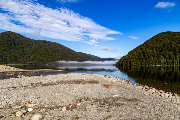 Lake Rotoiti is situated at the edge of the Nelson Lakes National Park and it is a quick walk distance from St. Arnau