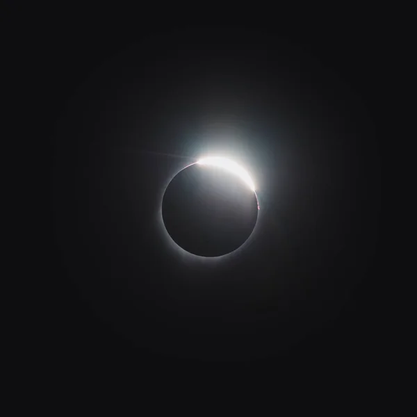 Premier Rayon Soleil Fin Une Éclipse Solaire Totale — Photo