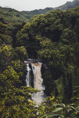 Makahiku Haleakala Milli Parkı 'na düştü