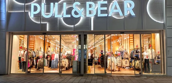 Austria Vienna January 2023 Pull Bear Fashion Store Spanish Clothing — Stock Photo, Image