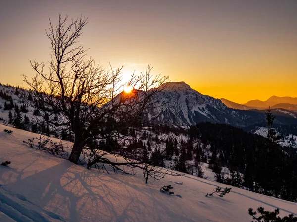 Ηλιοβασίλεμα Πάνω Από Βουνά Tatra Μεταξύ Πολωνίας Και Σλοβακίας — Φωτογραφία Αρχείου