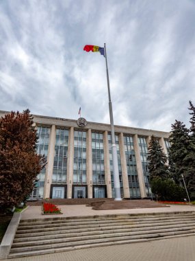 Moldova başkenti Chisinau 'daki eski Sovyet mimarisi