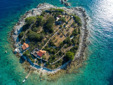 Hırvatistan 'ın Korcula kenti yakınlarında Gubesa Adası