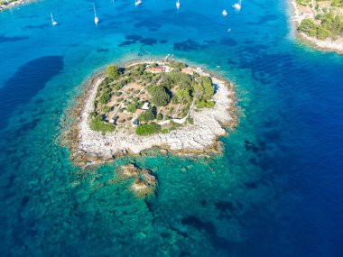 Hırvatistan 'ın Korcula kenti yakınlarında Gubesa Adası