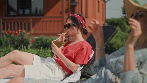 Girlfriends Relaxing Sun Loungers Backyard Luxury House One Girls Takes — Stock Video