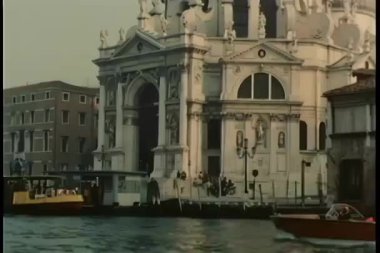 gondol ve vaporetto seyahat aşağı canal, venice, İtalya