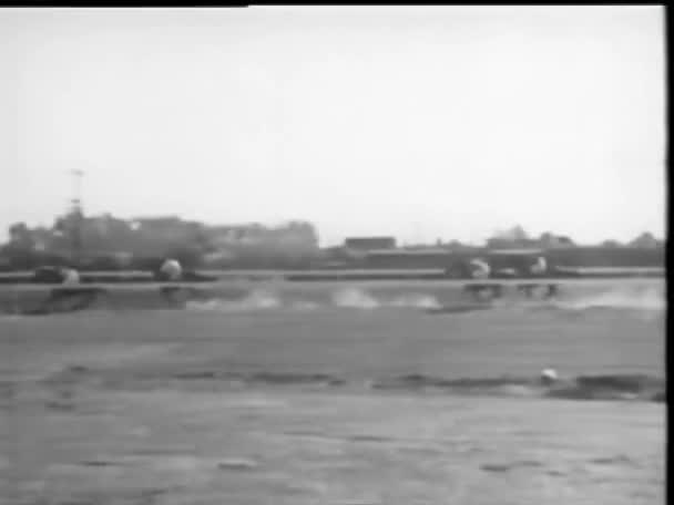 Amplio Tiro Carrera Caballos 1940 — Vídeo de stock
