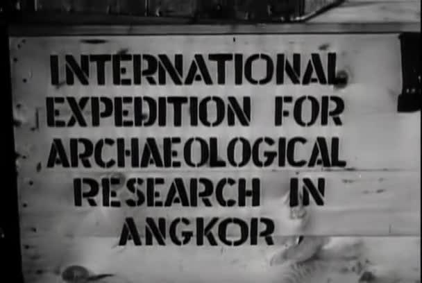Close Wooden Box Archeological Expedition 1930S — Stock Video