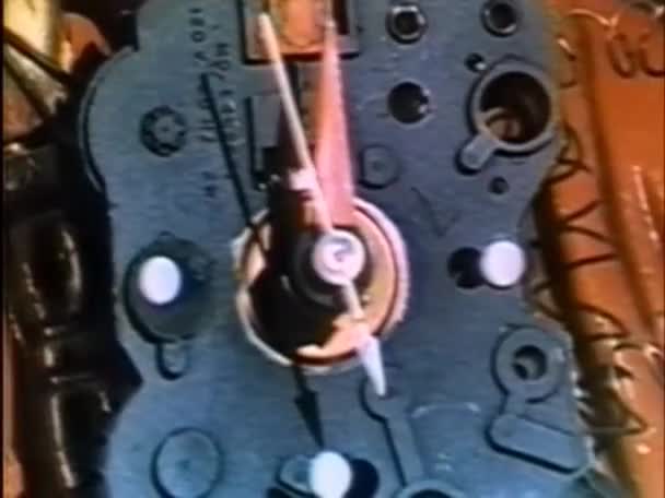 Крупним Планом Таймер Бомби Який Злітає Зупиняється 1970 — стокове відео