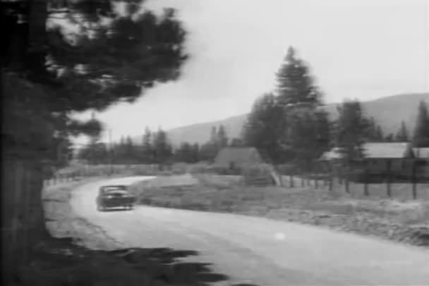 Veteránem Jízdy Polní Cestě 1940S — Stock video