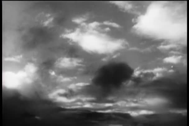 Vista Ampio Angolo Nuvole Scure Che Muovono Attraverso Cielo — Video Stock