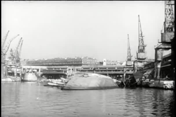 Båtar Kapsejsade Neapels Hamn — Stockvideo