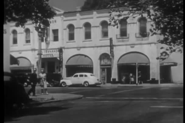 Amplio Plano Persecución Autos Policiales Calle San Fernando 1940 — Vídeo de stock