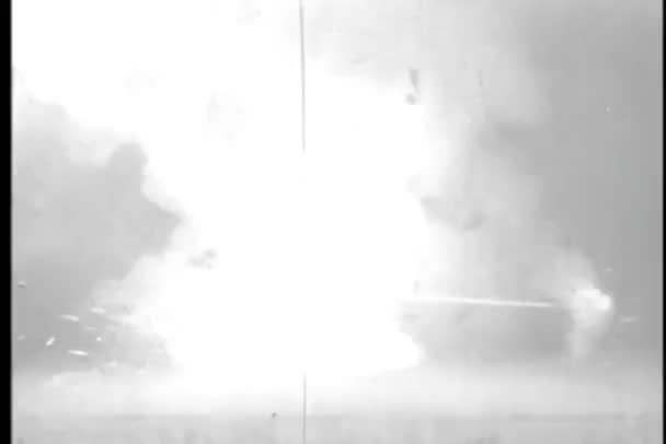 Vliegtuig Explodeert Zinkt Oceaan Tijdens Storm — Stockvideo