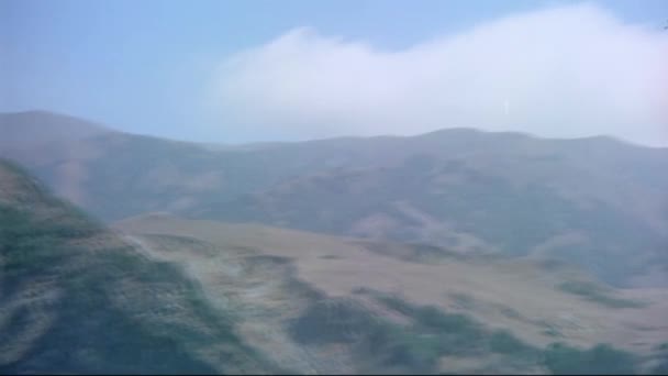 Vista Aérea Das Montanhas Ilha Santa Catalina Década 1970 — Vídeo de Stock