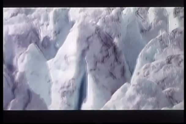 Des Icebergs Écrasent Dans Eau Vidéo De Stock Libre De Droits