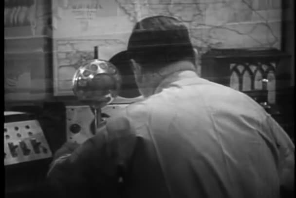 1930 警察活動のモンタージュ — ストック動画