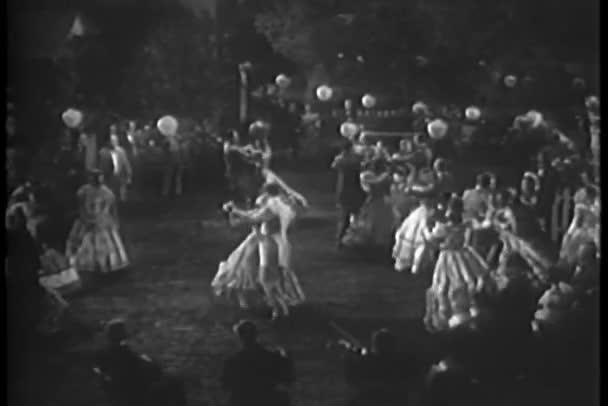 Υψηλή Γωνία Θέα Ζευγάρια Χορεύουν Εξωτερικούς Χώρους — Αρχείο Βίντεο