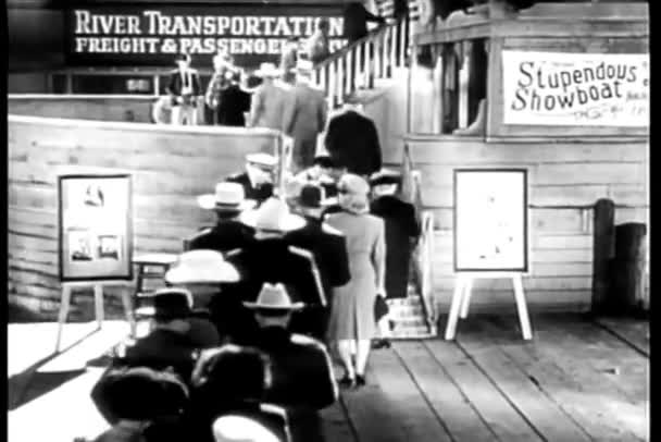 Vue Arrière Showboat Embarquement Des Passagers — Video