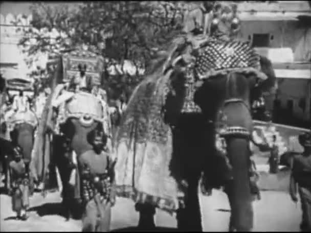 1940 코끼리에 마을을 사람들 — 비디오