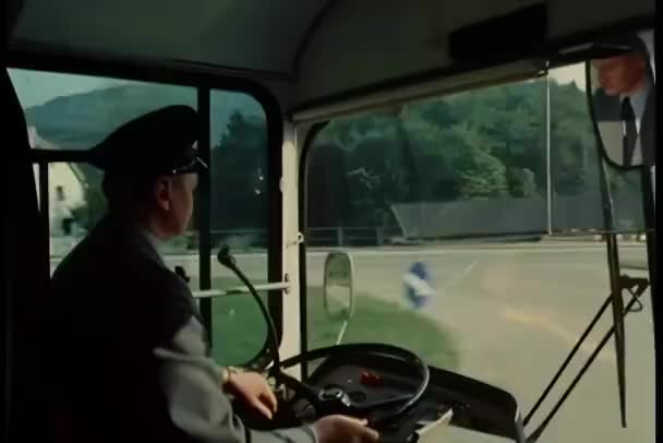 Řidič Autobusu Práci — Stock video