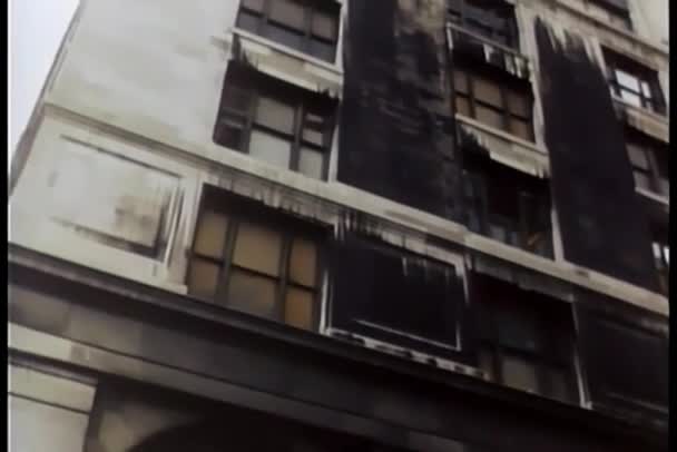 Βράση Μέχρι Κτίριο Κάηκε — Αρχείο Βίντεο