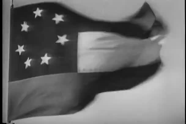 Close Primeira Bandeira Nacional Confederada Soprando — Vídeo de Stock