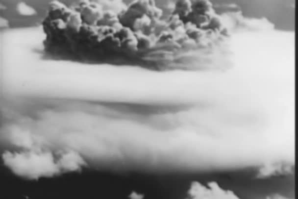 Κεραία Βολή Της Πυρηνικής Βόμβας Δοκιμές Δεκαετία Του 1950 — Αρχείο Βίντεο