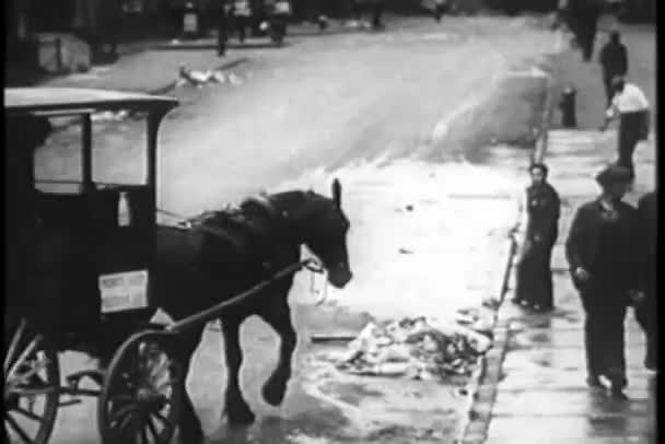 Milchmann Liefert Milch Flaschen New York City 1930Er Jahre — Stockvideo