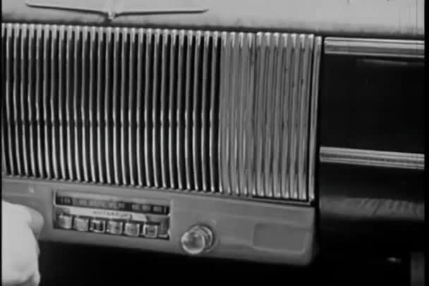 Close Hand Tuning Radio Vintage Car — Stock Video