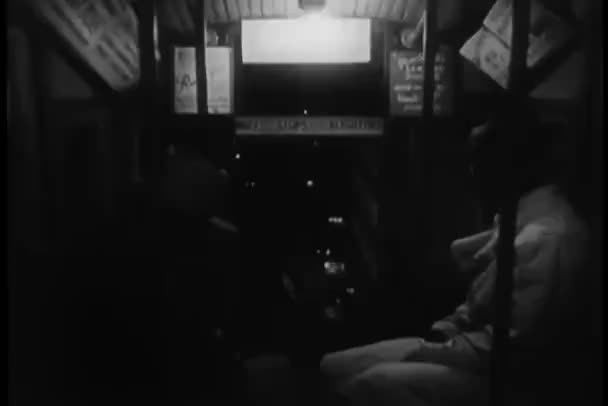 Чоловіки Подорожують Ангелам Політ Залізниці Банкер Хілл Лос Анджелес 1940 — стокове відео